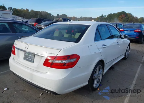 2013 Mercedes-Benz E 350 4Matic z USA, uszkodzony, nr VIN WDDHF8JB6DA764859